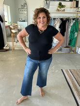 Load image into Gallery viewer, Seamless Crew Neck Tee