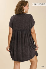 Load image into Gallery viewer, Evie Curvy Dress
