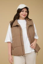 Load image into Gallery viewer, Curvy Talia Vest
